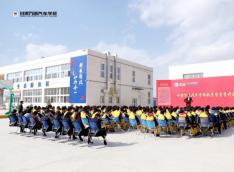 初中生怎么选择未来就学方向？一毕业就该步入社会打工吗？