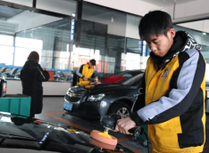 学汽修未来就业前景如何？汽修技师工资到底有多少？