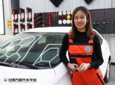 开车路上突然没油，甘肃万通技工学校教你几招解决困境