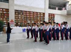 “与书为友，点亮青春”—— 甘肃万通师生走进兰州新区图书馆开启春日研学活动